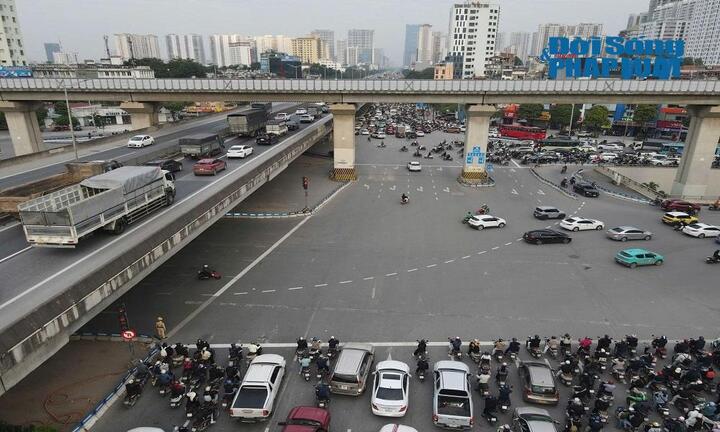Hà Nội: Thí điểm hạn chế xe tải từ 10 tấn, container vào Vành đai 3 giờ cao điểm