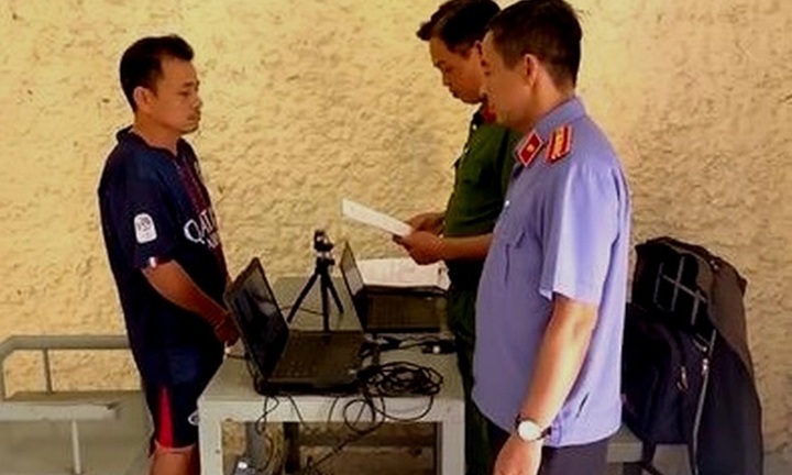 Vụ xe khách lao vào nhóm người ngồi uống nước, 2 người tử vong: Tạm giam Nguyễn Tấn Mảnh