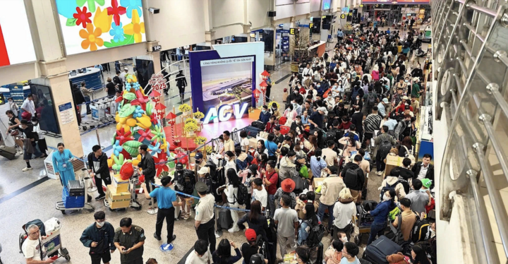 Đảm bảo an toàn giao thông hàng không dịp cao điểm Tết