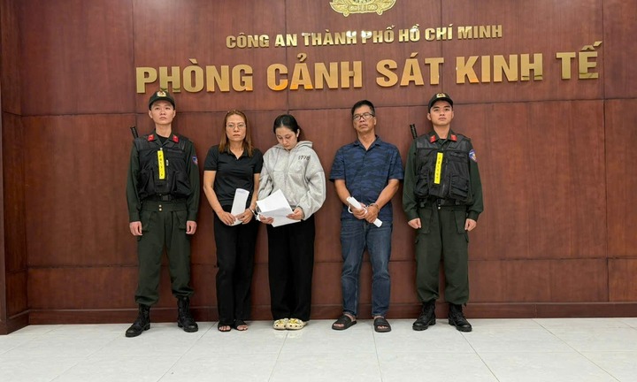 Triệt phá đường dây buôn lậu thực phẩm chức năng quy mô lớn ở TP.HCM