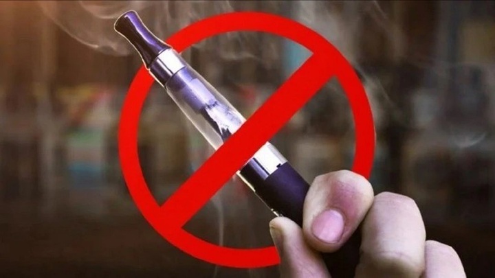 Từ năm 2026, hút thuốc lá điện tử có thể bị phạt tới 5 triệu đồng