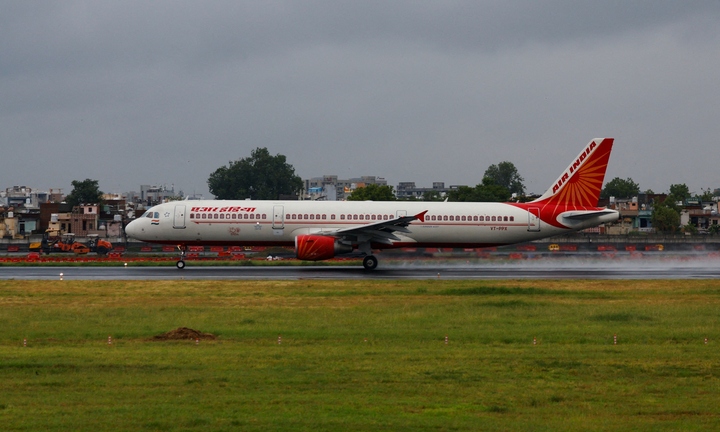 Nồng độ cồn vượt mức cho phép, phi công hãng Air India vẫn lên buồng lái