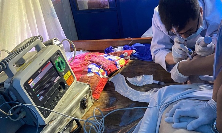 Cụ ông 70 tuổi tím tái, lịm dần vì nghẹn bánh trôi nước