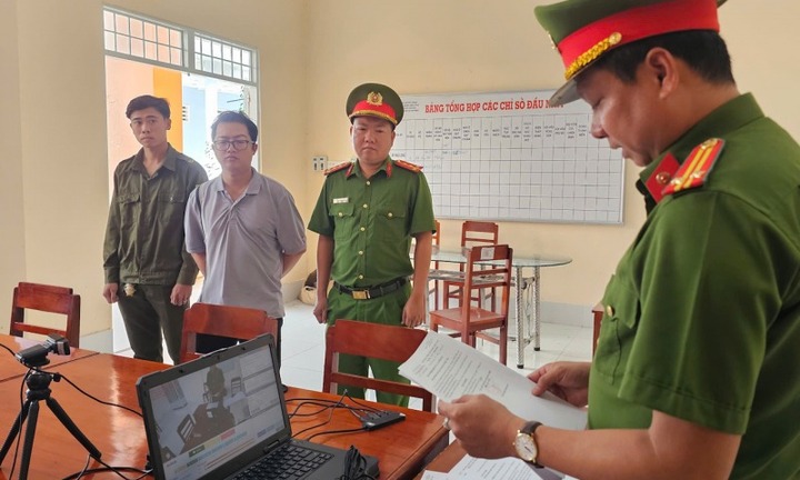 Bắt tạm giam Phạm Duy Tân