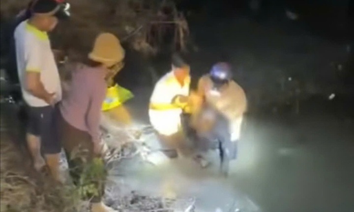 Điều tra nguyên nhân vụ thi thể nam giới dưới ao nước ở Đắk Lắk