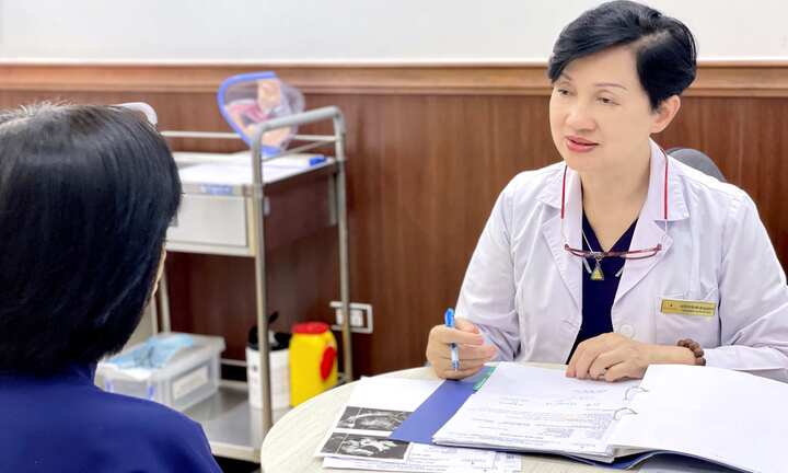 Nữ chuyên gia hơn 4 thập kỷ bảo vệ những thai kỳ nguy cơ cao