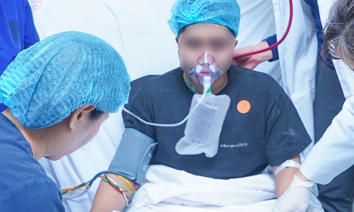 Toàn cảnh báo động đỏ toàn viện cứu 15 nạn nhân trong vụ cháy nhà 3 tầng ở Hà Nội