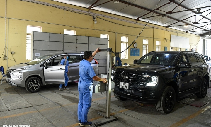 Từ 20/1, ô tô rớt kiểm định phải nộp thêm 50% phí khi quay lại trong ngày