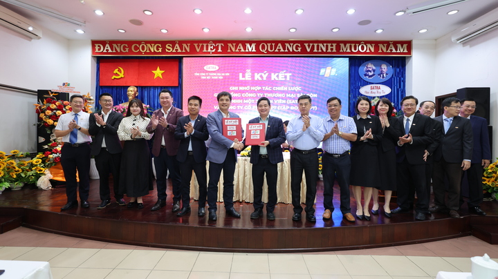 SATRA và FPT ký kết hợp tác thúc đẩy chuyển đổi số trong lĩnh vực thương mại – dịch vụ
