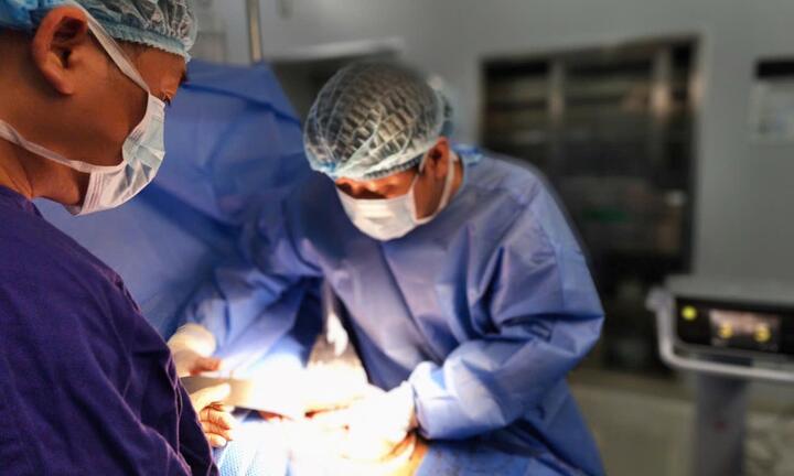 Bệnh nhân 88 tuổi ung thư dạ dày giai đoạn muộn hồi phục ngoạn mục sau phẫu thuật tại Vinmec Nha Trang