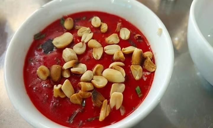 Người đàn ông Hà Tĩnh rơi vào nguy kịch sau 10 ngày ăn tiết canh dê