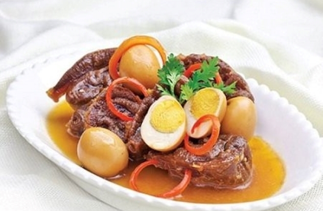 Cách làm món bò hầm trứng cút lạ miệng