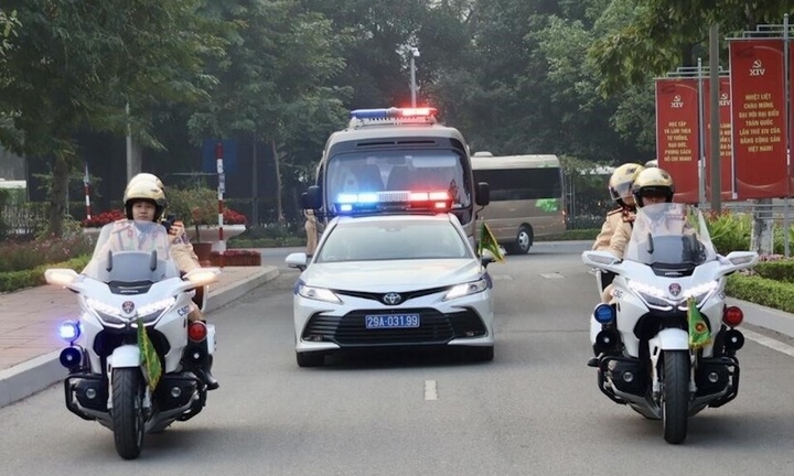 Clip: Công an Hà Nội diễn tập tổng duyệt dẫn đoàn đại biểu dự Đại hội XIV của Đảng