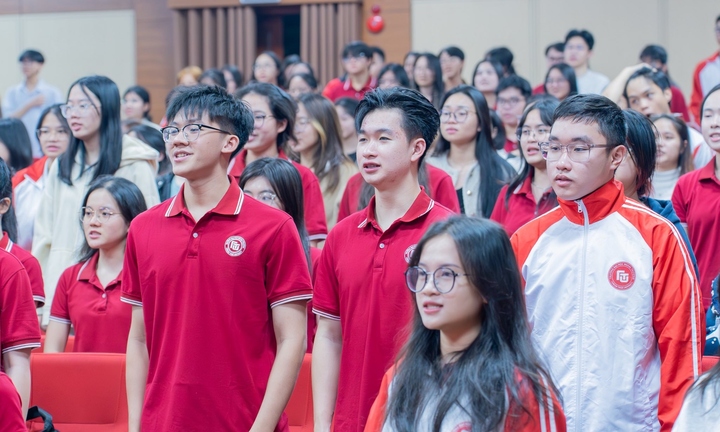 Trường Đại học Ngoại thương chi hơn 1,5 tỷ đồng lì xì sinh viên dịp Tết Nguyên đán Bính Ngọ 2026
