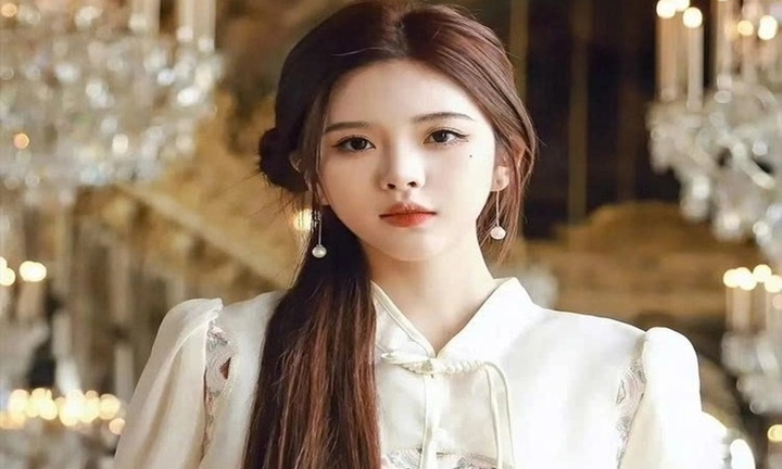 Hotgirl đình đám Bành Thập Lục bị 