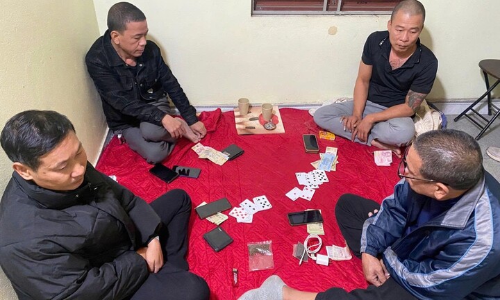Quảng Ninh: Bắt quả tang 4 đối tượng đánh bạc dưới hình thức đánh “lốc”