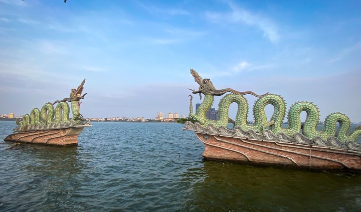 Check in 2 con rồng hồ Tây 