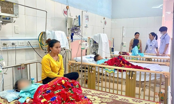 Ba trẻ nhỏ nhập viện cấp cứu nghi ngộ độc thuốc an thần