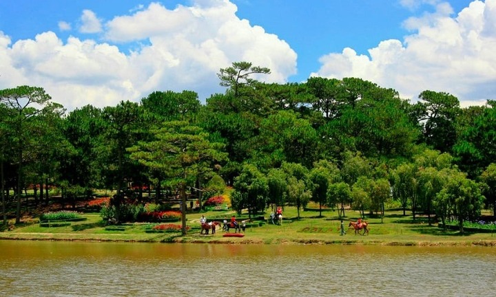 Review Hồ Than Thở Đà Lạt