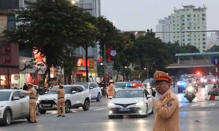 Hà Nội: Phân luồng giao thông đến 12h ngày 24/1