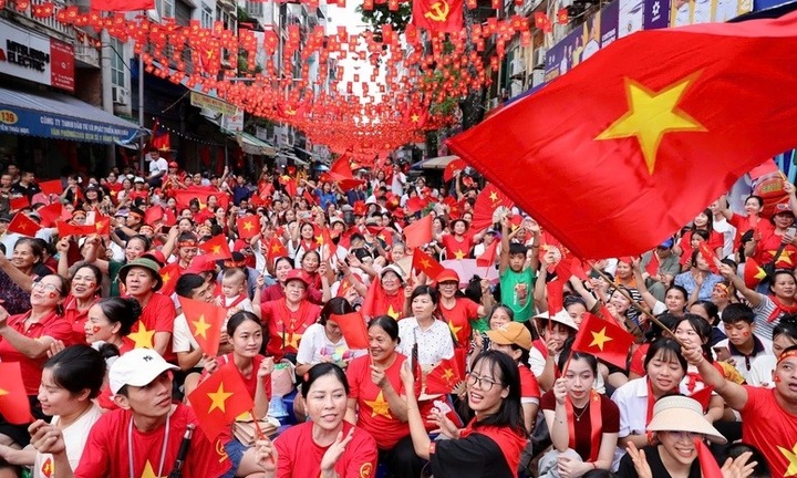 Hoàn thiện khung pháp lý, hướng tới duy trì mức sinh và thích ứng già hóa dân số