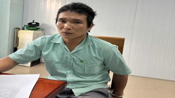 Bắt đối tượng cướp giật tiền của người nhặt ve chai