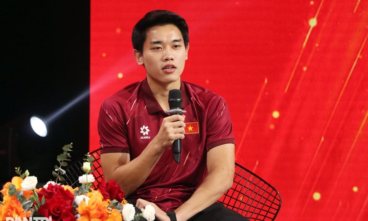 Cầu thủ Nguyễn Đình Bắc lần đầu nói về mẫu bạn gái: Chỉ có 2 tiêu chí
