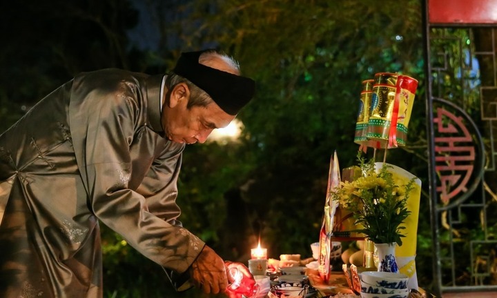 Văn khấn cúng giao thừa Tết Bính Ngọ 2026