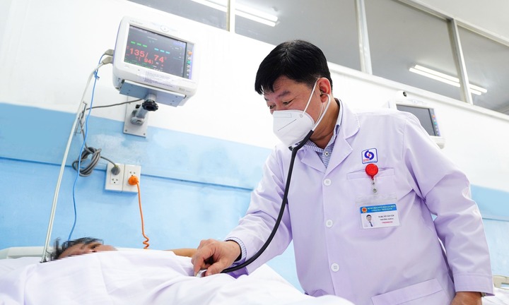 Tin tức đời sống 31/1: Đột quỵ trên sông, người đàn ông thoát nguy nhờ điều này