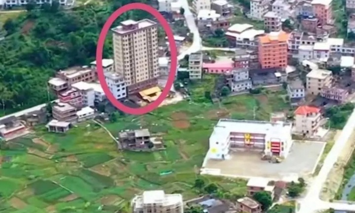 Một dòng họ ở Trung Quốc chung tiền xây chung cư 15 tầng để 100 người sống chung