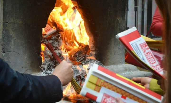 Cúng hóa vàng đầu năm mới là gì?