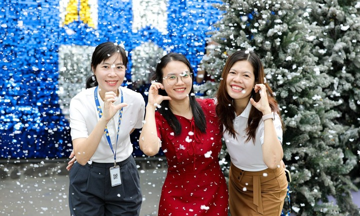 Tin tức giáo dục 24h: Một trường đại học ở TP.HCM chi hơn 68 tỷ đồng để thưởng Tết Nguyên đán 2026