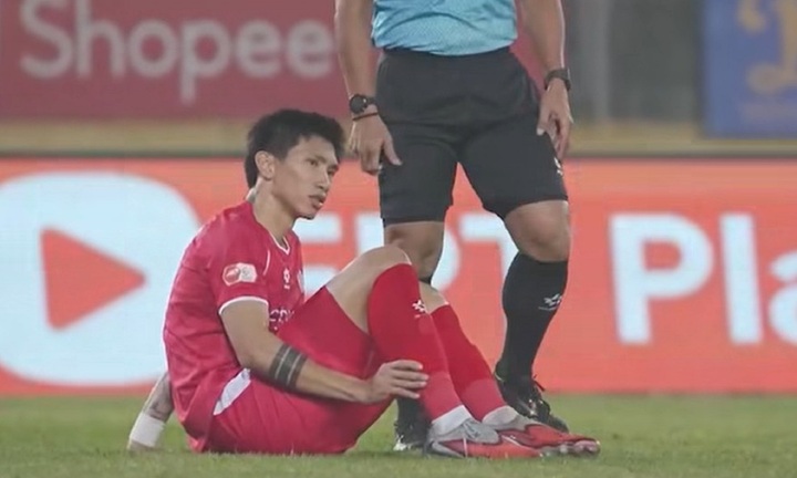 Bác sĩ nói về tình trạng chấn thương của Đoàn Văn Hậu