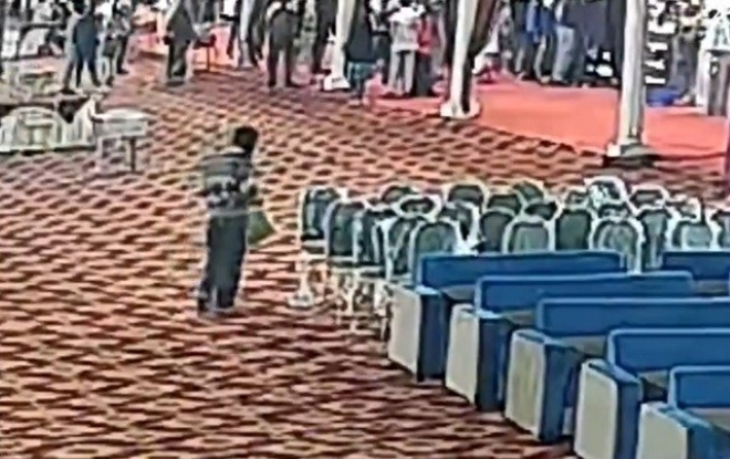 Clip: Cụ ông 62 tuổi bất ngờ ngã gục rồi qua đời ở đám cưới cháu gái, lý do khiến ai nấy đều xót xa