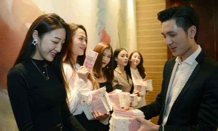 Giám đốc thưởng