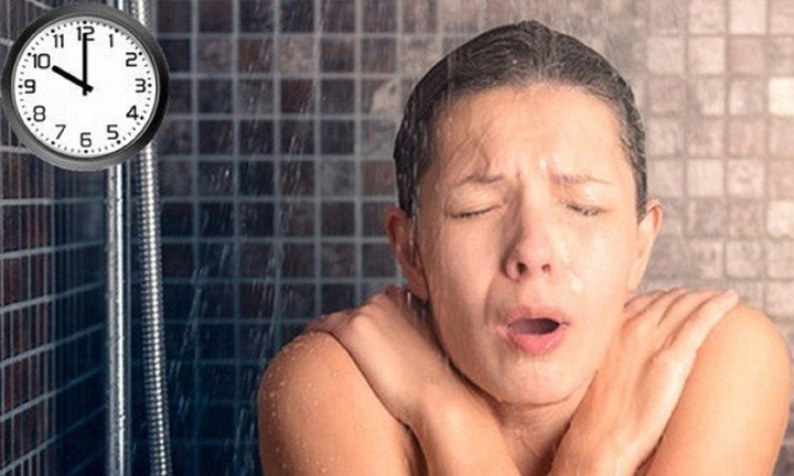 Những điều cần nhớ khi tắm khuya vào mùa đông để tránh đột quỵ