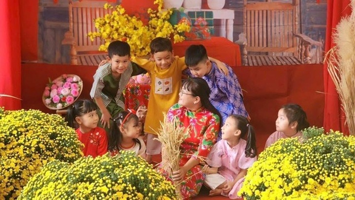 Tin vui: Giáo viên ở TP.HCM bắt đầu nhận quà Tết Bình Ngọ 2 triệu đồng