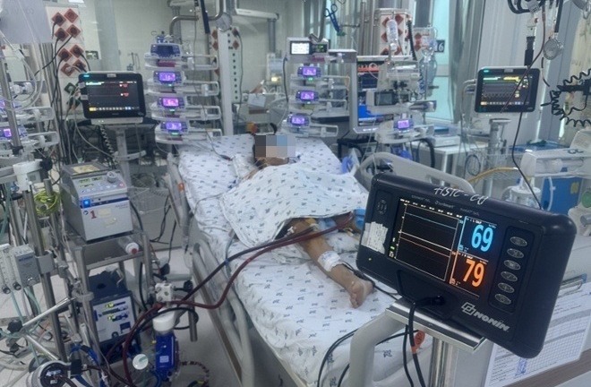 Tin tức đời sống 8/2: Bất ngờ ngất xỉu khi đang học, bé gái rơi vào sốc tim, nguy kịch