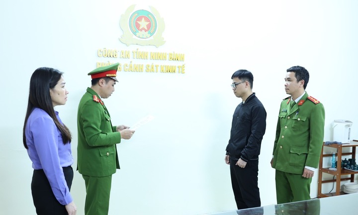 Chủ tiệm vàng bỏ ngoài doanh thu hơn 1.500 tỷ đồng bị khởi tố