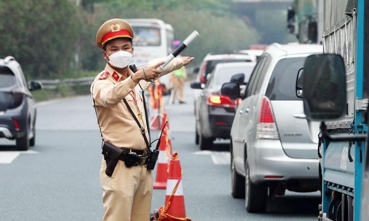 Bộ Xây dựng yêu cầu tăng cường công tác vận tải, bảo đảm TTATGT dịp Tết
