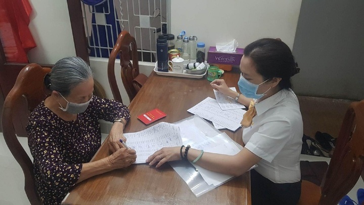 Người từ 80 tuổi trở lên có thể nhận lương hưu, trợ cấp BHXH tại nhà