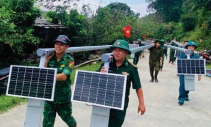 “Bản sáng vùng biên” Thắt chặt tình quân dân