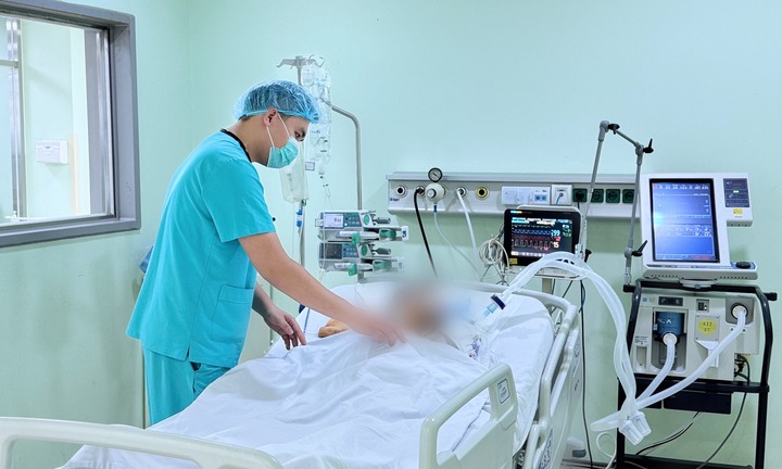 Nam thanh niên 20 tuổi hôn mê sâu do ngộ độc thuốc lá điện tử