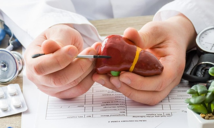 Nên kiêng gì khi men gan cao?