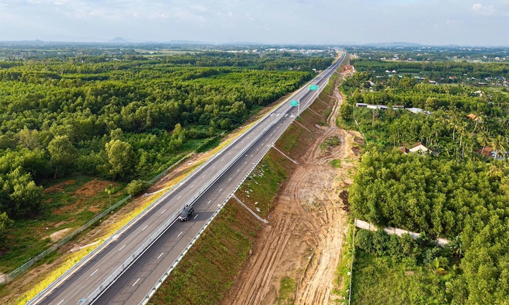 Cao tốc Quảng Ngãi - Hoài Nhơn sẵn sàng đưa vào khai thác phục vụ Tết Nguyên đán