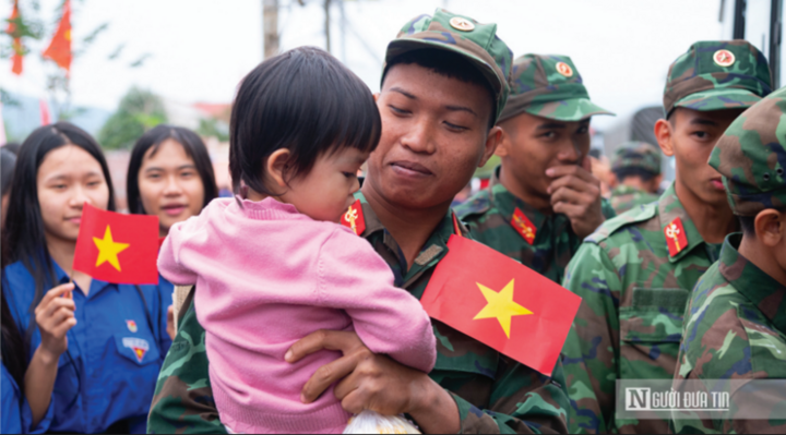 45 ngày thần tốc mang Tết về vùng lũ