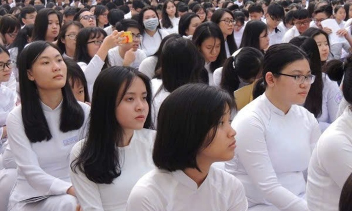 Nhiều trường công bố mức học phí đại học 2026-2027, thí sinh cần lưu ý