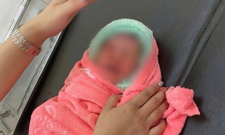 Phát hiện bé sơ sinh bị bỏ rơi tại rẫy sầu riêng ở Đắk Lắk