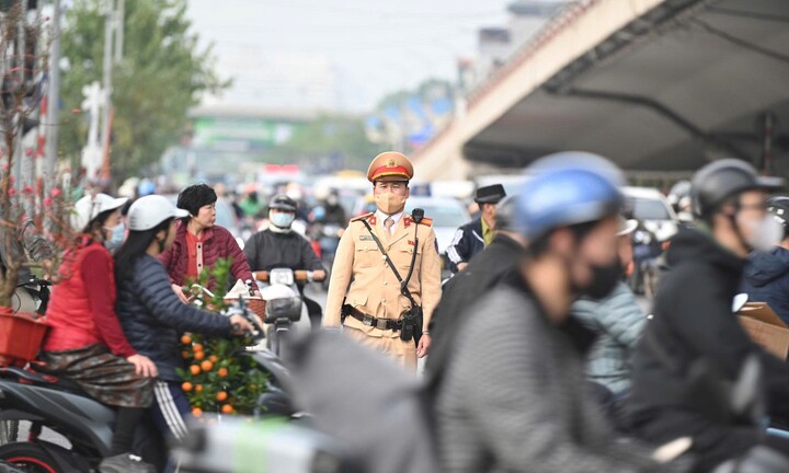 Ngày đầu nghỉ Tết, giao thông Hà Nội thông suốt, không ùn tắc