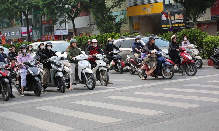 Hà Nội: Siết chặt xử lý vi phạm, bảo đảm trật tự an toàn giao thông trước Tết